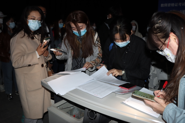 简答题请简述安全用电常识_简述安全用电常识的主要内容_简述安全用电的措施和注意事项