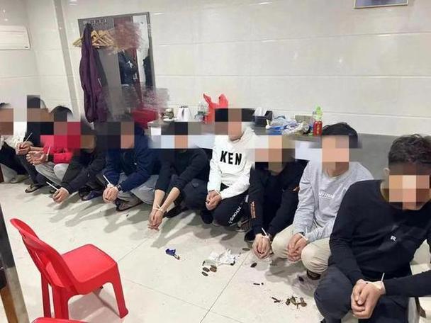 拉人进微信诈骗群是什么罪_物联网微信拉人是诈骗_微信拉群诈骗案例