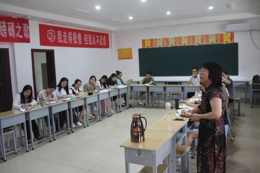 现在进行时的幽默导入_现在进行时讲课怎么引入_现在进行时态导入
